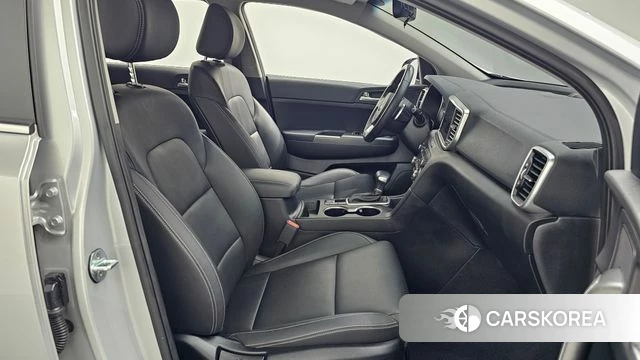 Kia Sportage The Bold 2021 Серебряный из Кореи, фото 2