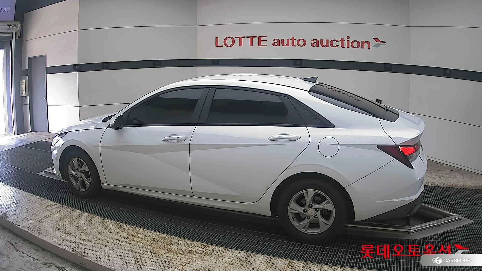 Hyundai Avante 2023 Polar White из Кореи, фото 2