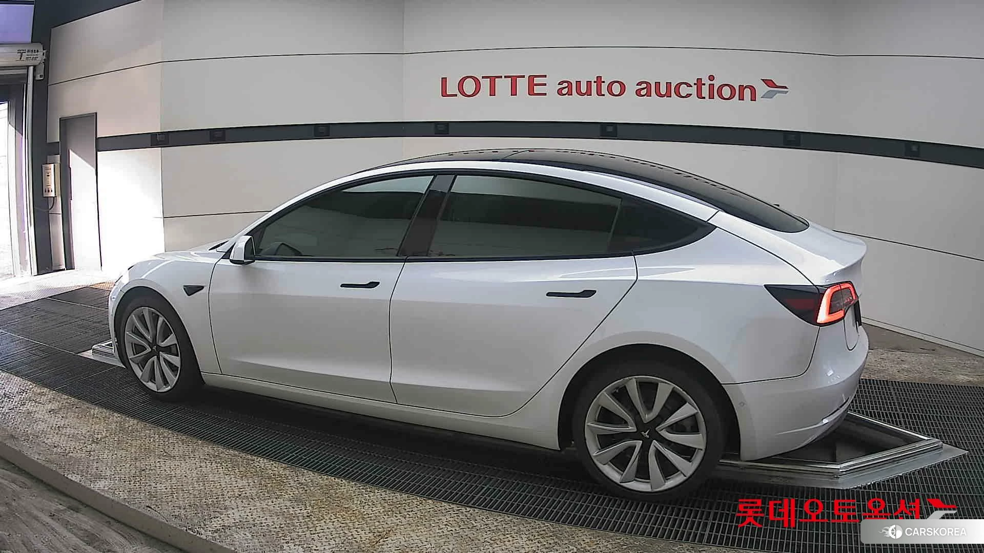 Tesla Model 3 Long Range 2021 Pearl White Multi-coat из Кореи, фото 2