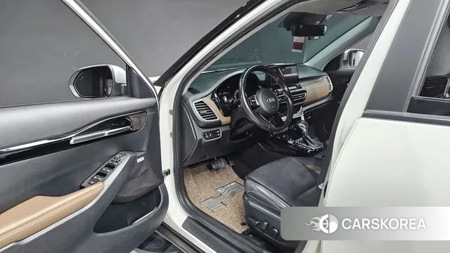 Kia Seltos 2021 Белый из Кореи, фото 2