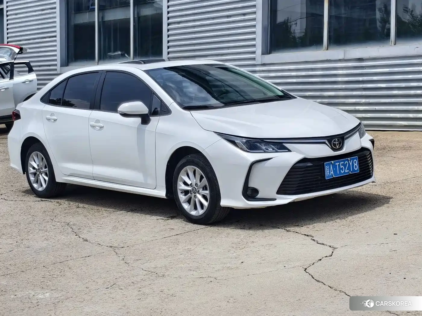 Toyota Corolla 2023 Белый из Китая, фото 2