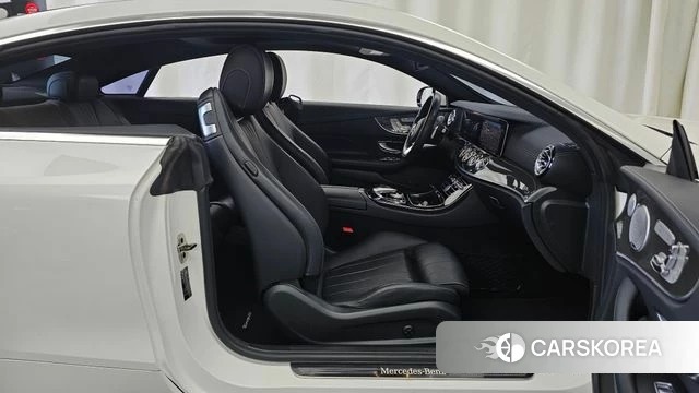 Mercedes-Benz E-Class W213 2019 Белый из Кореи, фото 2