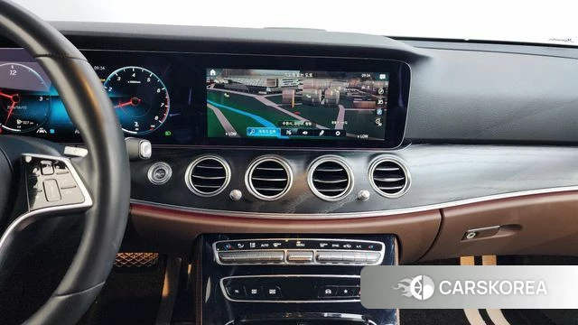 Mercedes-Benz E-Class W213 2023 Белый из Кореи, фото 2