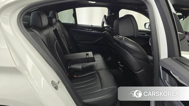 BMW 5 Series (G30) 2020 Белый из Кореи, фото 2