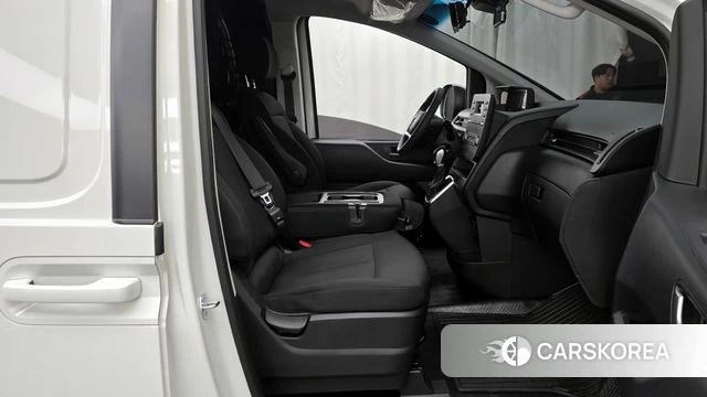 Hyundai Staria 2025 Белый из Кореи, фото 2