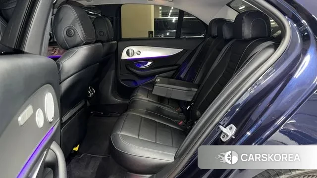 Mercedes-Benz E-Class W213 2018 Синий из Кореи, фото 2