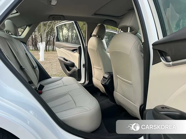 Buick Yinglang 2018 Белый из Китая, фото 2