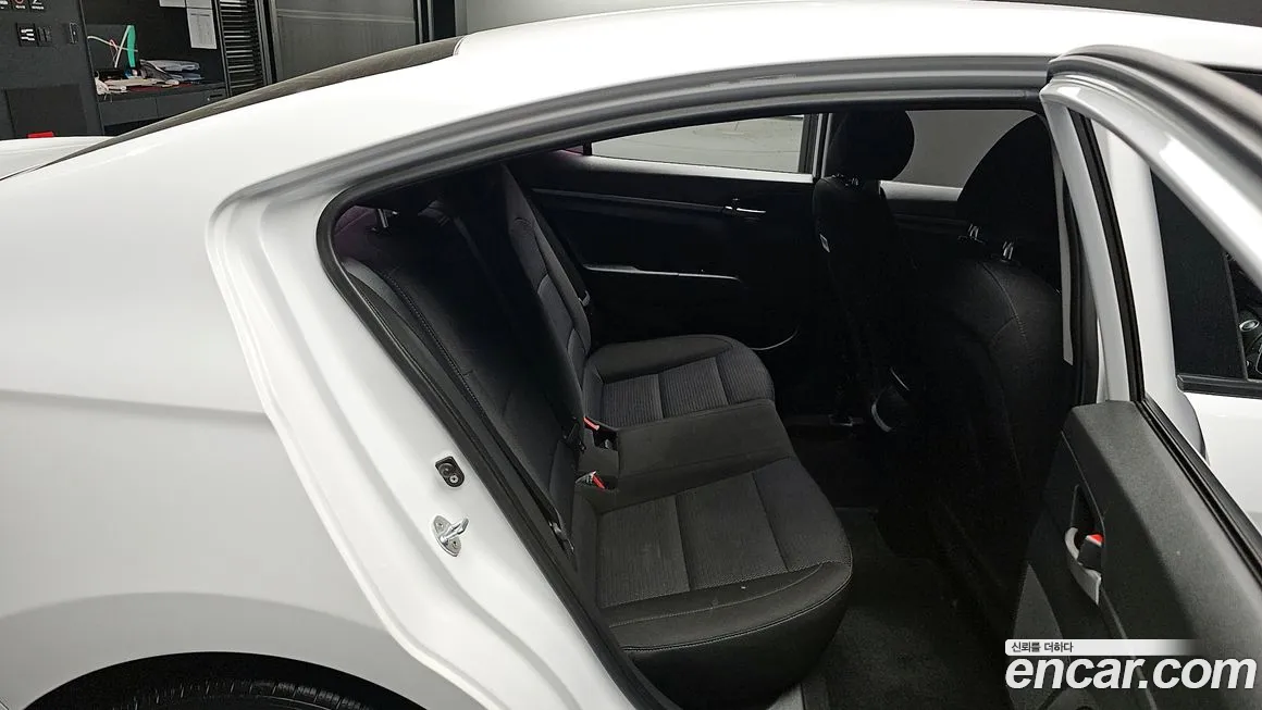 Hyundai Avante AD 2018 Белый из Кореи, фото 2