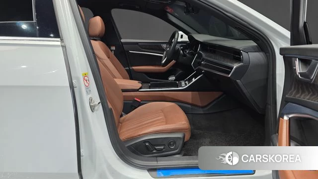 Audi A6 (C8) 2021 Белый из Кореи, фото 2