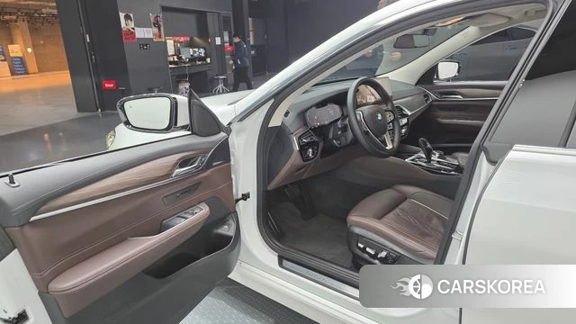 BMW 6 Series GT (G32) 2023 Белый из Кореи, фото 2