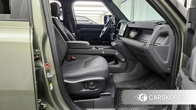 Land Rover Defender (L663) 2025 Зеленый из Кореи, фото 2