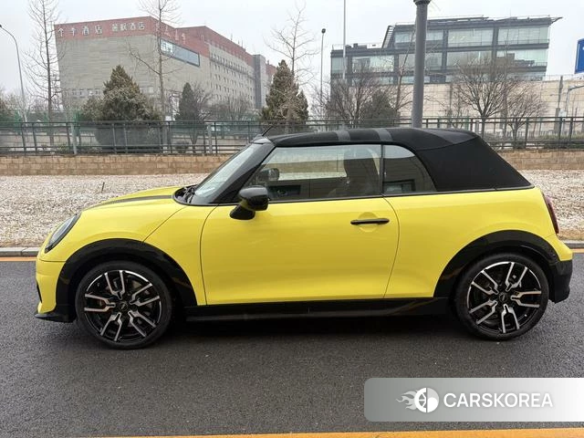 MINI Unknown 2025 Желтый из Китая, фото 2