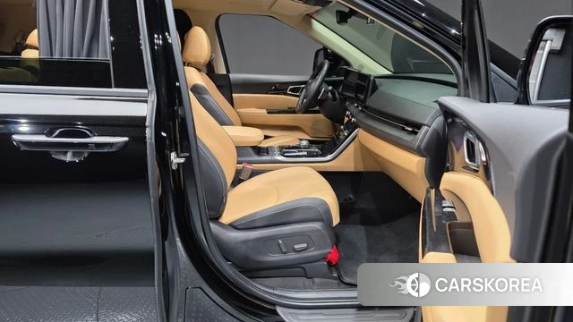 Kia Carnival 4th generation 2023 Черный из Кореи, фото 2