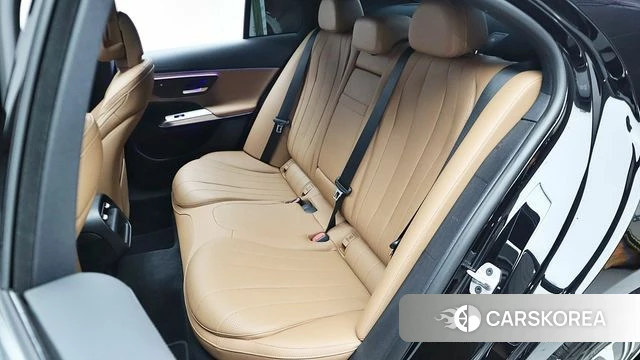 Mercedes-Benz E-Class W214 2024 Черный из Кореи, фото 2