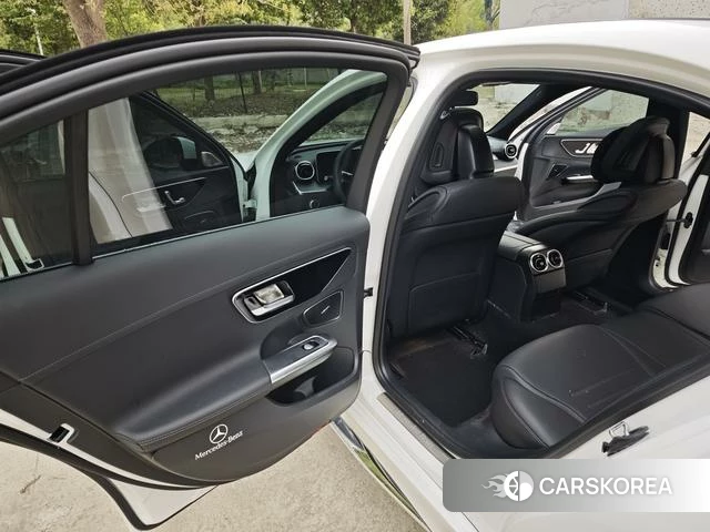 Mercedes-Benz Class C 2024 Белый из Китая, фото 2