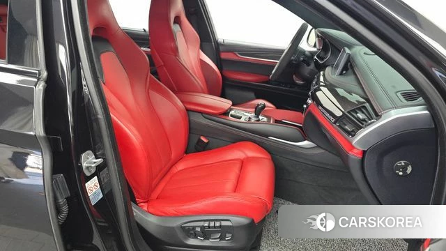 BMW X6M (F16) 2018 Черный из Кореи, фото 2