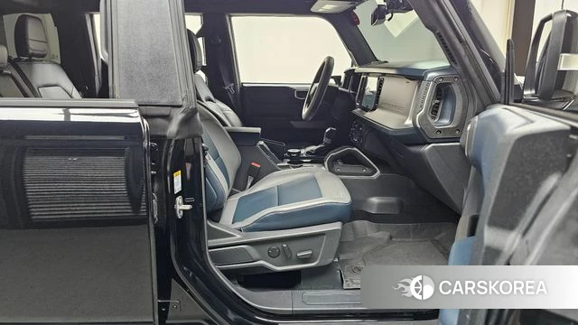 Ford Bronco 6th Generation 2023 Черный из Кореи, фото 2