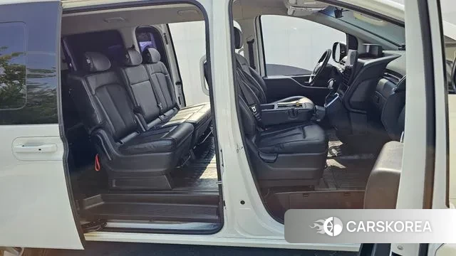 Hyundai Staria 2022 Белый из Кореи, фото 2