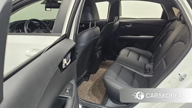 Kia The New K3 2nd generation 2024 Белый из Кореи, фото 2