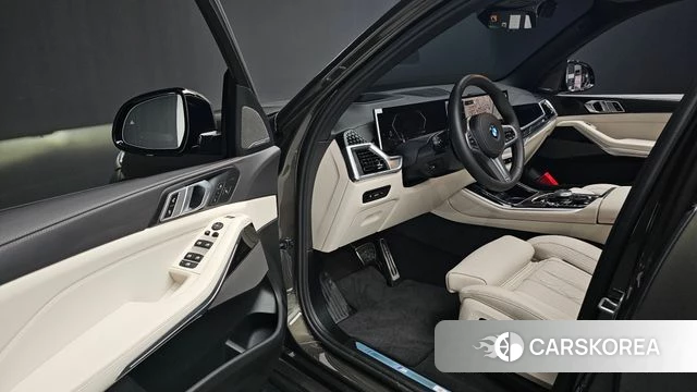 BMW X5 (G05) 2025 Песочный из Кореи, фото 2