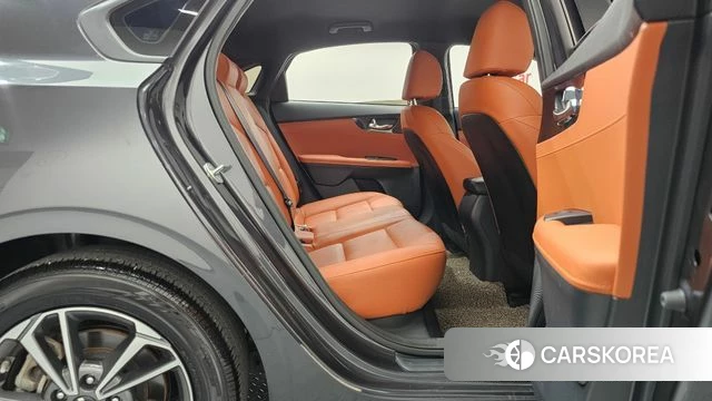Kia The New K3 2nd generation 2022 Серый из Кореи, фото 2