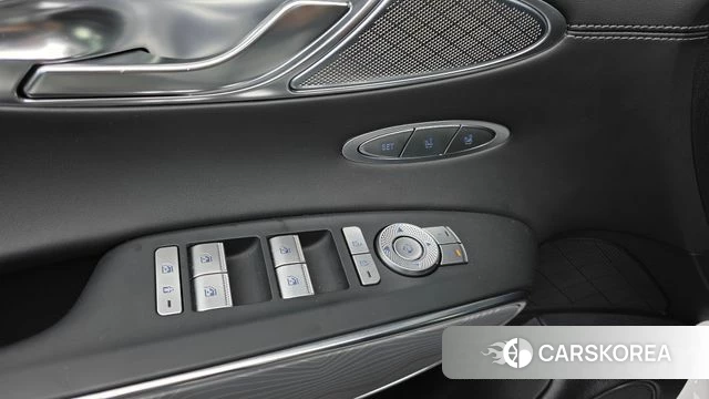 Genesis GV70 2023 Белый из Кореи, фото 2