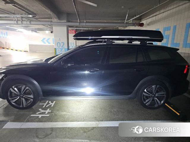 Volvo V60 Cross-Country 2nd Generation 2019 Черный из Кореи, фото 2