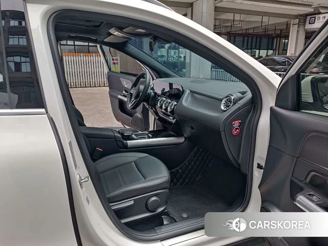 Mercedes-Benz GLA 2023 Белый из Китая, фото 2