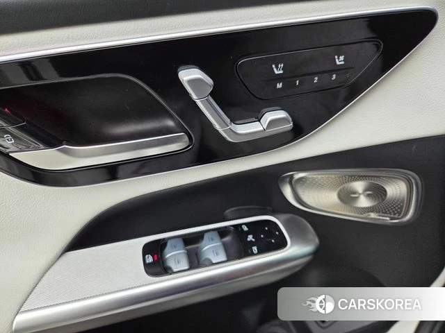 Mercedes-Benz GLC-Class X254 2024 Белый из Кореи, фото 2