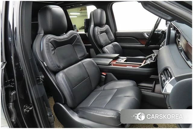 Lincoln Navigator 4th generation 2021 Черный из Кореи, фото 2