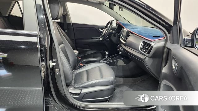 Kia Stonic 2018 Черный из Кореи, фото 2