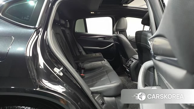 BMW X4 (G02) 2025 Черный из Кореи, фото 2