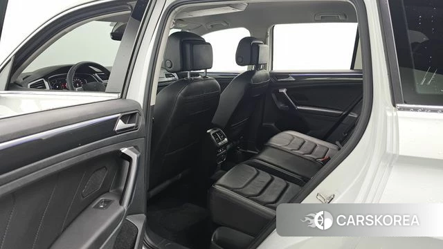 Volkswagen Tiguan second Generation 2022 Белый из Кореи, фото 2