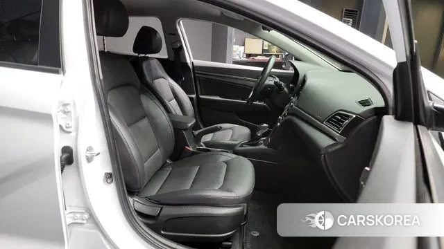 Hyundai Avante AD 2018 Белый из Кореи, фото 2