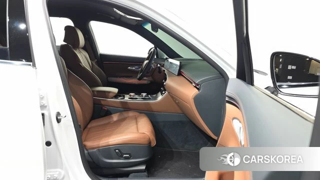 Genesis GV70 2025 Белый из Кореи, фото 2