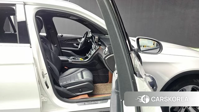 Mercedes-Benz GLC-Class X253 2018 Белый из Кореи, фото 2