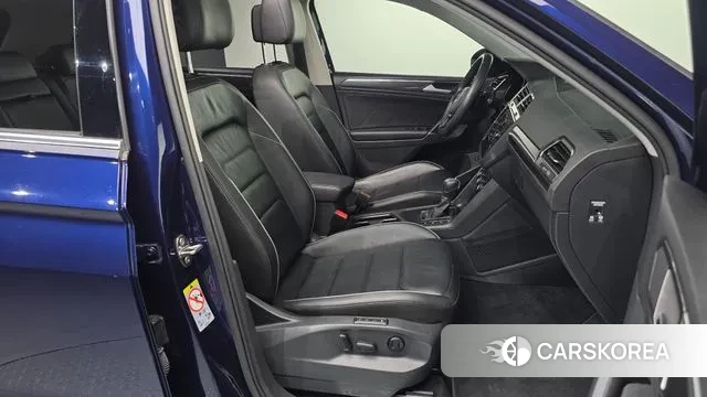 Volkswagen Tiguan second Generation 2018 Синий из Кореи, фото 2