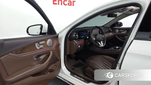 Mercedes-Benz E-Class W213 2019 Белый из Кореи, фото 2
