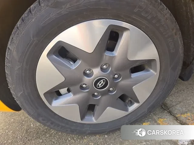 Hyundai Staria 2022 Желтый из Кореи, фото 2