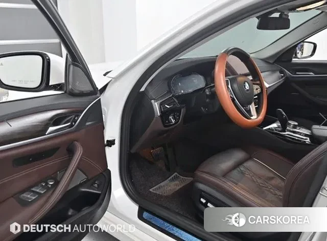 BMW 5 Series (G30) 2020 Белый из Кореи, фото 2