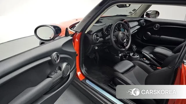 Mini Cooper 2021 Красный из Кореи, фото 2