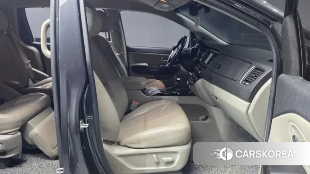 Kia The New Carnival 2018 Черный из Кореи, фото 2