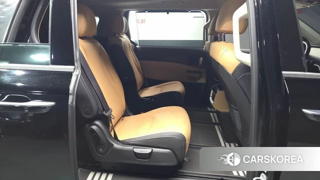 Kia Carnival 4th generation 2023 Черный из Кореи, фото 2