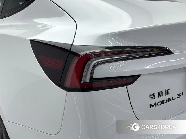 Tesla Model 3 2025 Белый из Китая, фото 2
