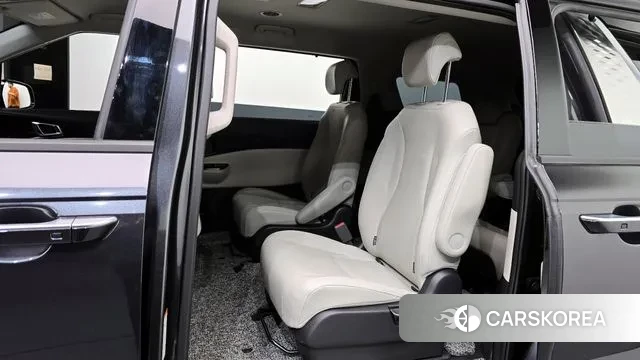 Kia Carnival 4th generation 2023 Серый из Кореи, фото 2