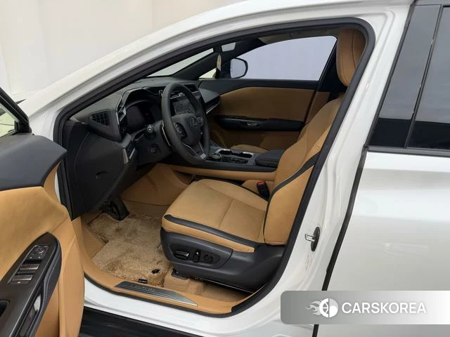 Lexus RZ 2023 Белый из Китая, фото 2