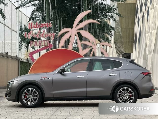 Maserati Levante 2021 Темно-серый из Китая, фото 2