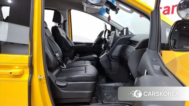 Hyundai Staria 2021 Желтый из Кореи, фото 2