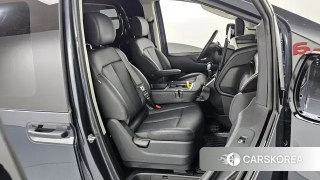 Hyundai Staria 2023 Серый из Кореи, фото 2