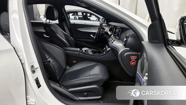 Mercedes-Benz E-Class W213 2018 Белый из Кореи, фото 2